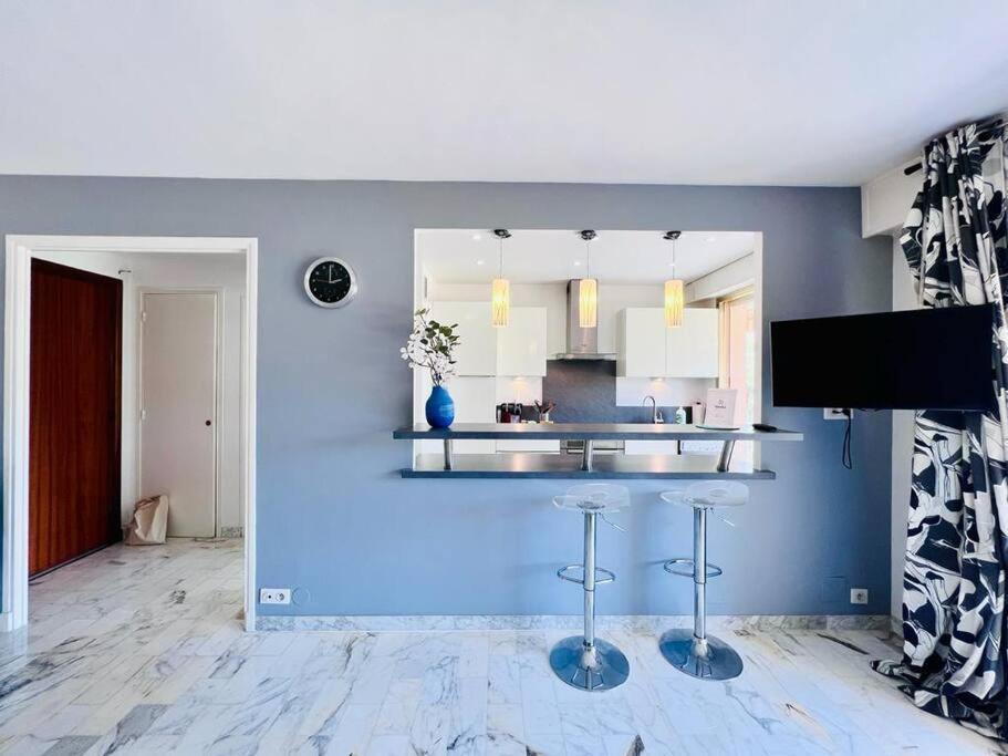 Le Pinede - Apt 4 Prs- Parking - Clim - 500M Plages أنتيب المظهر الخارجي الصورة